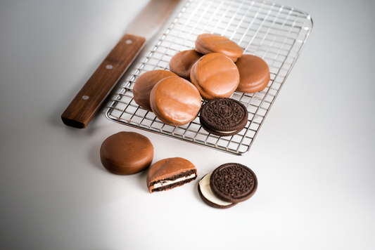 Jumbo Chocolate Oreos (8 pieces)